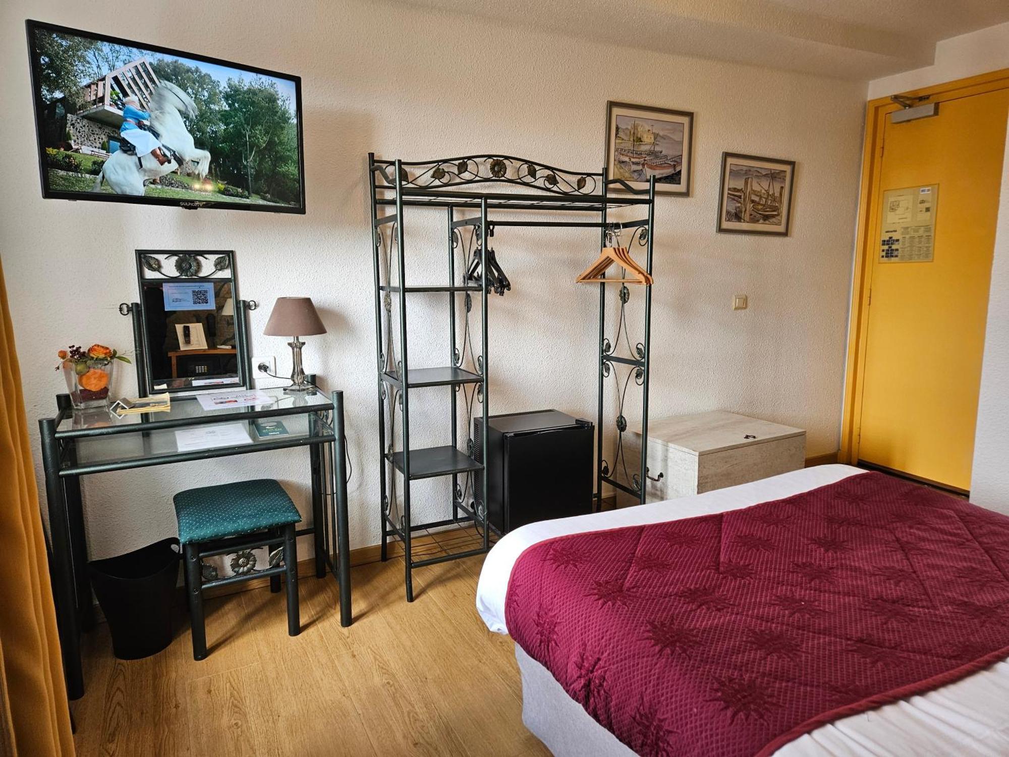Le Val D'Amby Hotel Hieres-Sur-Amby Exterior foto
